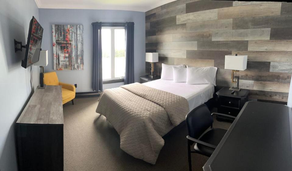 Acadian Hotel Stephenville Eksteriør billede