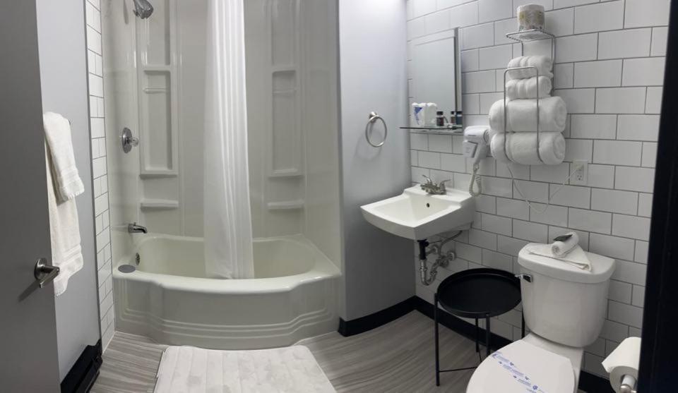 Acadian Hotel Stephenville Eksteriør billede